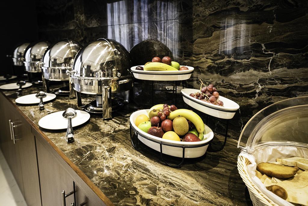 Emirates Plaza Hotel Abou Dabi Extérieur photo