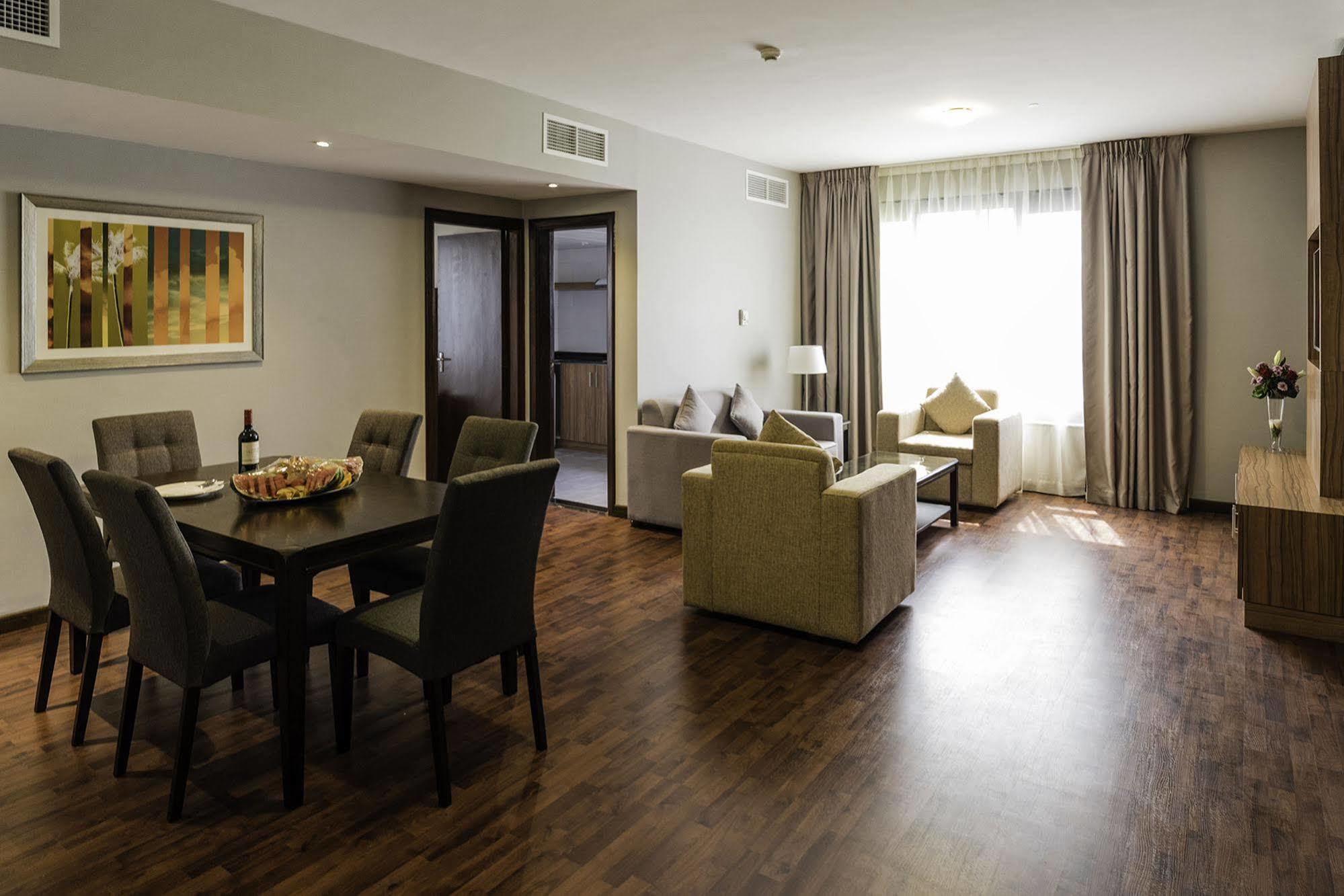 Emirates Plaza Hotel Abou Dabi Extérieur photo