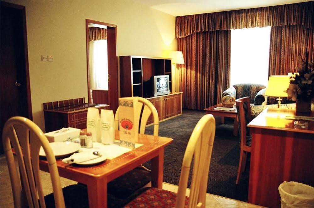 Emirates Plaza Hotel Abou Dabi Extérieur photo