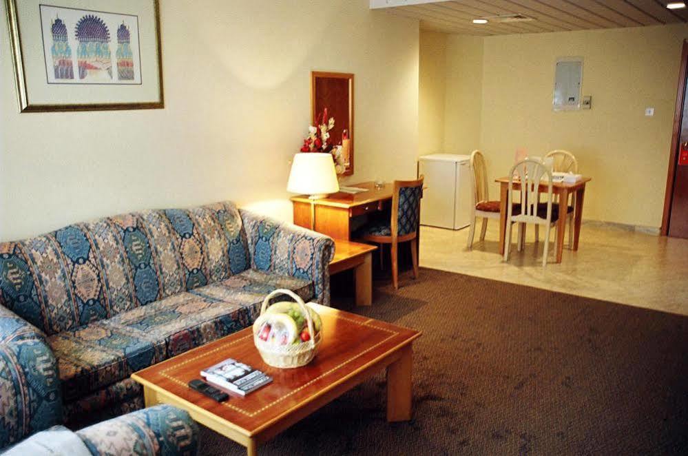 Emirates Plaza Hotel Abou Dabi Extérieur photo